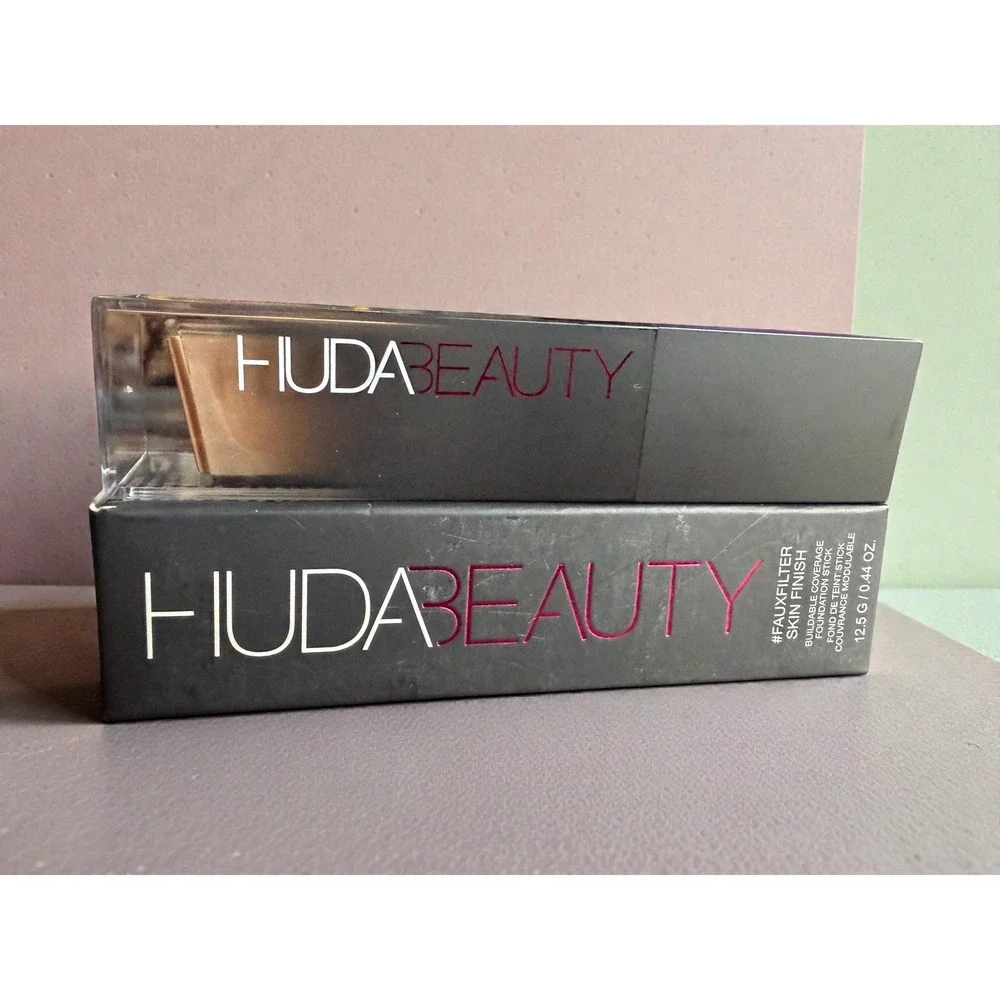 Huda Beauty - FauxFilter Skin Finish Foundation Stick - 